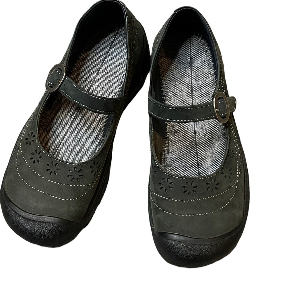Keen leather round toe laser cut flower Mary Jane flat shoes grey size 8.5